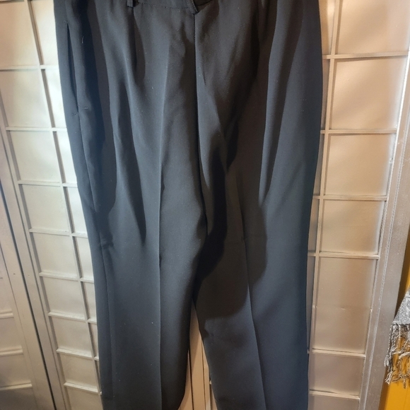 Jones Wear size 10 slacks and jacket. Black - Picture 4 of 15